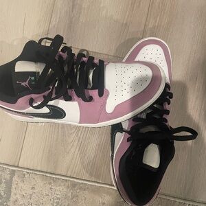 Men’s air Jordan Pink and White Sneakers